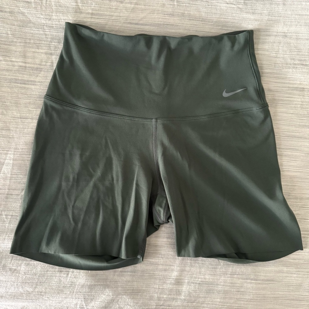 Nike Women's Zenvy Shorts